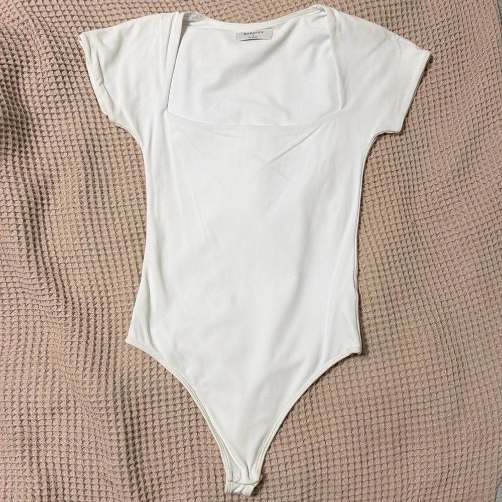 Aritzia babaton white square neck bodysuit